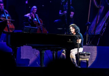 Yanni (25)